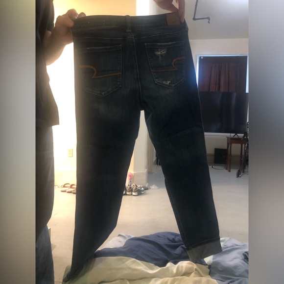 American Eagle stretch ripped skinny jeans size 8. Practically brand new - Picture 3 of 4